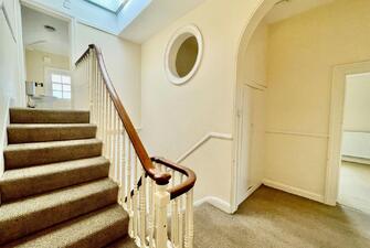 fNYvHdoyyg48kp aV9UmnN7dIAE