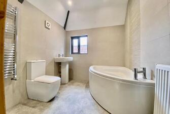 FIvr300FfLqs8pNyQkrYbj7AMwc