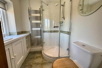 0AdhHabrnkKZCd82Tf941w