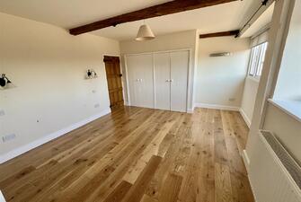 p4bWb5m zEWrpR6HBLJ2qA