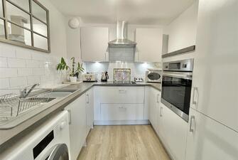 RjvoAjVORUWzEGYlorLQ4g