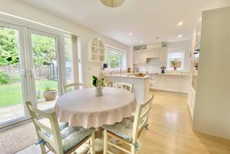 fbe5SYDA00G5s 4jESVUIw