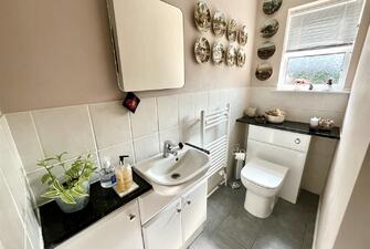 oLnz56knLUeeHasgiXwurQ