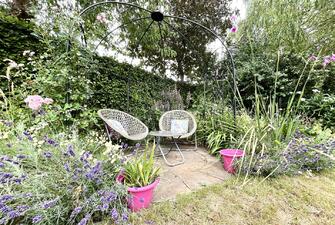 5Ia5AcHCDESdmA8pz FOw