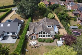 AZnbeXVPi0aJ5Br5tToZ8g