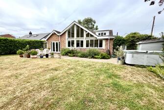 UQKzA8H9L02mAc 17eBbcg