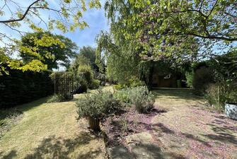 KTz1dinygEeLdInsrKp4Jg