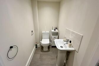 7Ej28ZAVeUOlB EX Qil0A