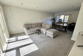 oIni1KnOcEi2eanze4mEsA