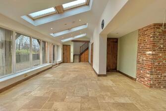 yp9EcQdwXB3THgfdRc mAKIW5vg