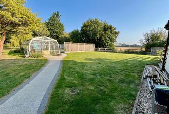 6MnnpbB1oauDSaz9s5P7kglR BY