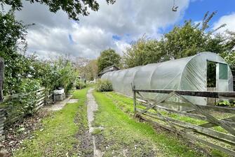 CHrFqKCUKUK9fTAux03r2w