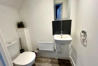 UovhOAuZ80mwMQ lUN6hZA