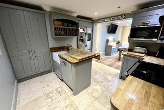 snoDvS6Nvk6s5EwTvhy0 A