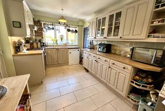 Ik3vpiUz UeNzFoQbeckgw