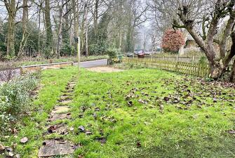 Eri4o MqFUaRj838qyFHbQ