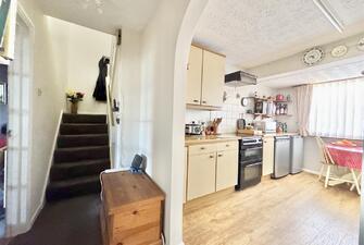 MFZop54 YUGTJrr3do550Q