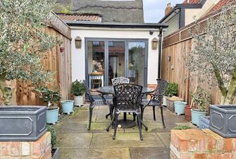 AraIK9IBYUC0M WsvS8DTg