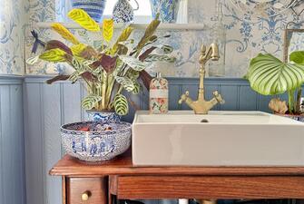 7EhXQRuDuUO TF6eFamhfA