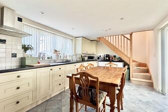 CYWXFStY90qSEf TAZKtcQ