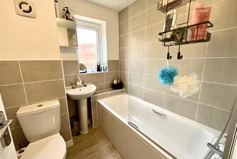 NOkQIumRfU 3VmVx82vHAQ