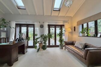 BBq2YVFdK0W8aMideNrnTg