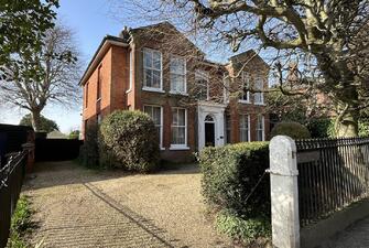 hBS53D6jXkSoXBgYhwqX2w