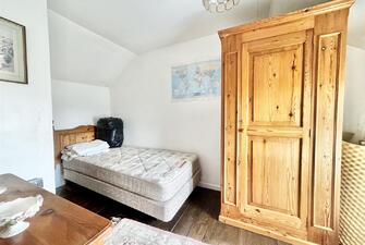 mnQTcLoGdEeBioKcnVuvUg