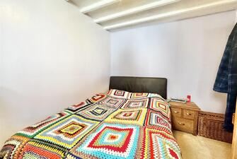 Uz BI8KzKE qdr yr7 16g