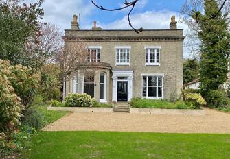 8p 8pV142Eqzn6t JWiYUw