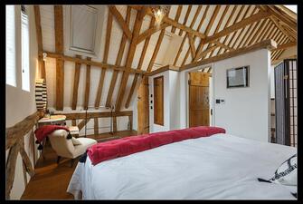 HyTyGg4u UWs2XBHsbqE4w