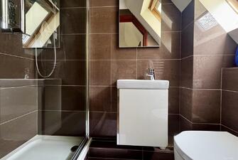 aHHEjD7j 0aVCEFhbyfSXQ