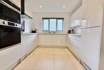 lgBiX3C1XE V0U5agnBRRQ