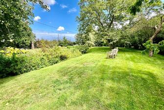 1AKMAGT1xm4 KfaBwL ByLkBiQ8