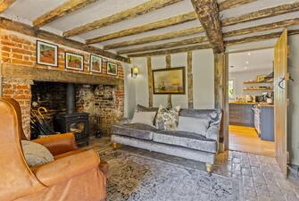 acLtjucxJUSiBisnl9Q5IA