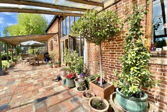 UwS dCg170 rT9KuDOLqcg